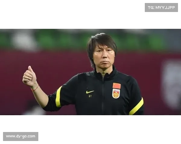 李铁:从球员到教练的蜕变与中国足球发展的探索之路 李铁:从球员到教练的蜕变与中国足球发展的探索之路