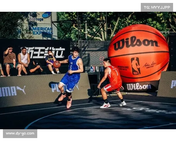 NBA无私传球：团队协作与球员智慧的完美结合助力赛场突破